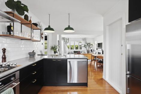 Photo of property in 8 Copley Street, New Lynn, Auckland, 0600