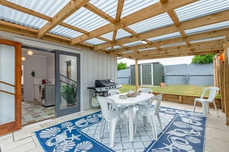 Photo of property in 38a Signal Street, Foxton Beach, Foxton, 4815