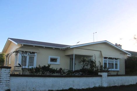 Photo of property in 16 Kowhai Avenue, Takaro, Palmerston North, 4410