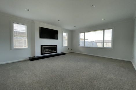 Photo of property in 89 Johnstone Drive, Fitzherbert, Palmerston North, 4410