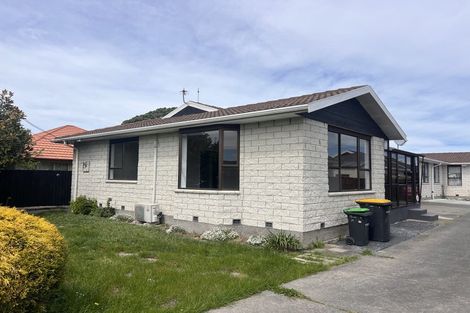 Photo of property in 1/135 Sawyers Arms Road, Northcote, Christchurch, 8052