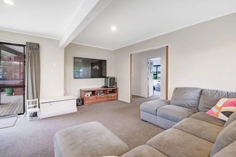 Photo of property in 43 Langton Road, Stanmore Bay, Whangaparaoa, 0932