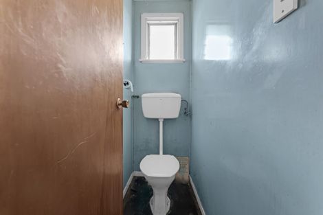 Photo of property in 12 Ozich Avenue, Te Atatu South, Auckland, 0610