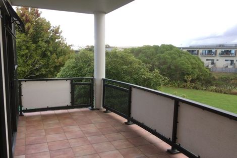 Photo of property in 11/372 Rosedale Road, Rosedale, Auckland, 0632