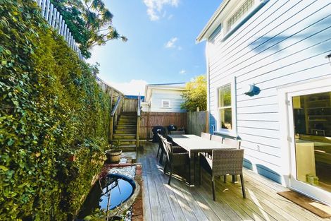 Photo of property in 13 Paisley Terrace, Karori, Wellington, 6012