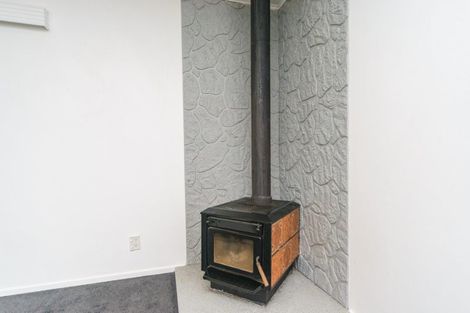 Photo of property in 28 Rhodes Drive, Kelvin Grove, Palmerston North, 4414