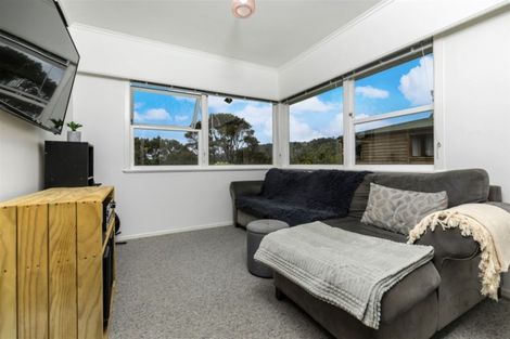 Photo of property in 1066 Scenic Drive North, Swanson, Auckland, 0816