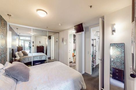 Photo of property in Montreaux Apartments, 1b/164 The Terrace, Wellington Central, Wellington, 6011