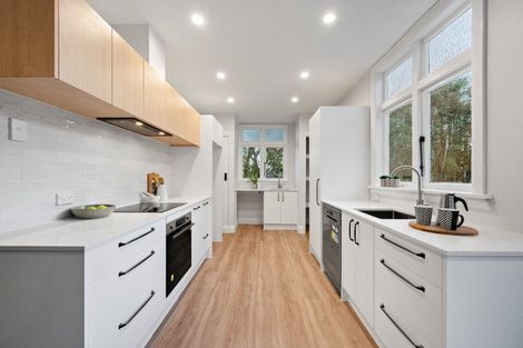 Photo of property in 7 Homebush Road, Khandallah, Wellington, 6035