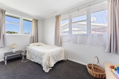 Photo of property in 42 Robinson Crescent, Westbrook, Palmerston North, 4412