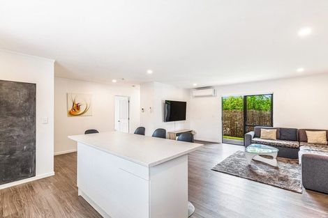 Photo of property in 9/17 Neta Grove, Henderson, Auckland, 0612