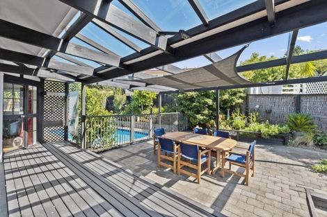 Photo of property in 201 Chelsea View Drive, Chatswood, Auckland, 0626