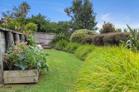 Photo of property in 58 Waipuna Grove, Welcome Bay, Tauranga, 3112