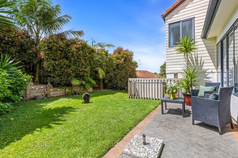 Photo of property in 2/10 Kells Place, Botany Downs, Auckland, 2010