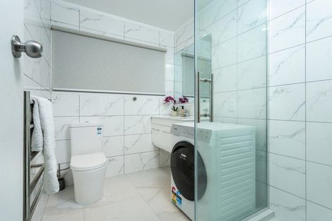 Photo of property in 11 Beaudine Avenue, Glenfield, Auckland, 0629