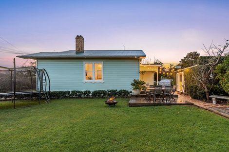 Photo of property in 21 Clarence Road, Northcote Point, Auckland, 0627