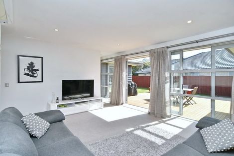 Photo of property in 14 Bancroft Place, Parklands, Christchurch, 8083