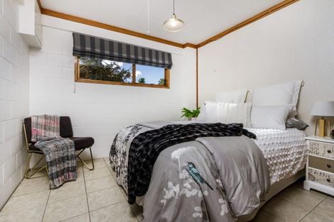 Photo of property in 1/10 Tipau Street, Torbay, Auckland, 0630