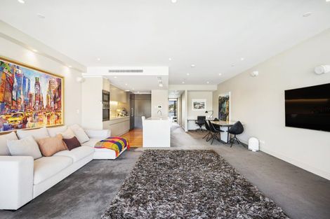 Photo of property in Clyde Quay Wharf, 2d/7 Clyde Quay Wharf, Te Aro, Wellington, 6011