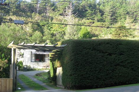 Photo of property in 489 Stokes Valley Road, Stokes Valley, Lower Hutt, 5019