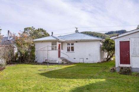 Photo of property in 24 Johnston Street, Featherston, 5710