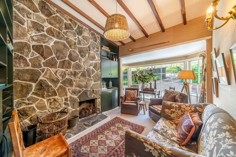 Photo of property in 9 Chatsworth Road, Silverstream, Upper Hutt, 5019