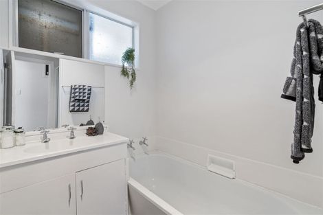 Photo of property in 40a Bauchop Road, Waterloo, Lower Hutt, 5011