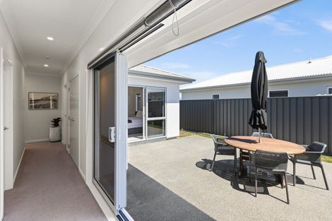 Photo of property in 22 Young Place, Taradale, Napier, 4112