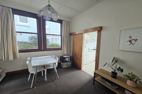 Photo of property in 18 Connaught Terrace, Brooklyn, Wellington, 6021