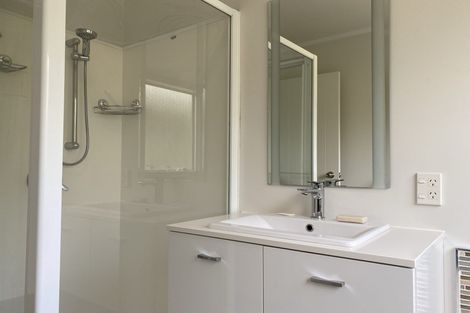 Photo of property in 8 Phillip Avenue, Glen Eden, Auckland, 0602