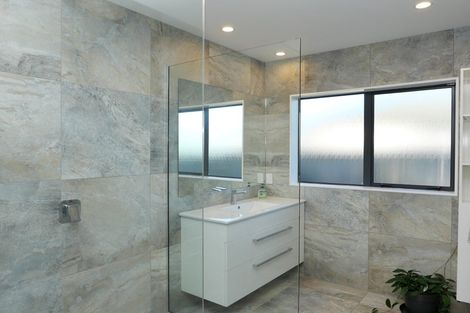 Photo of property in 68 Guildford Drive, Paraparaumu, 5032