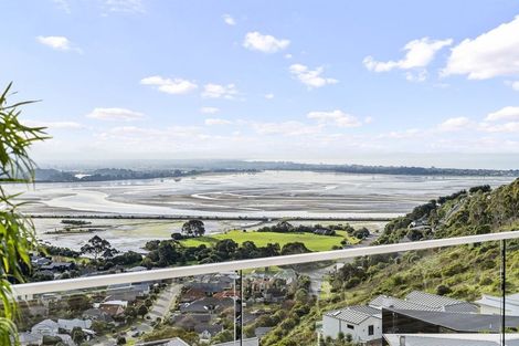 Photo of property in 13 Saint Remy Lane, Redcliffs, Christchurch, 8081