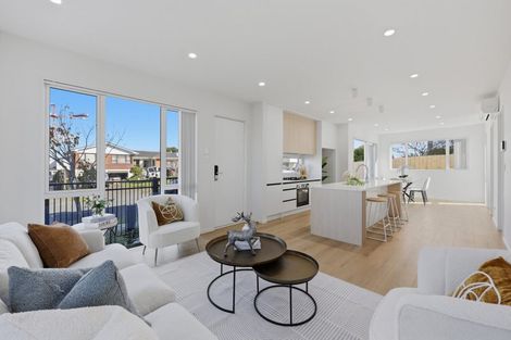 Photo of property in 33 Sorrel Crescent, Bucklands Beach, Auckland, 2012