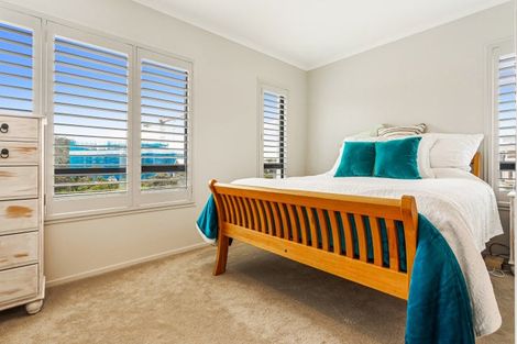 Photo of property in 15 Patrol Lane, Hobsonville, 0616