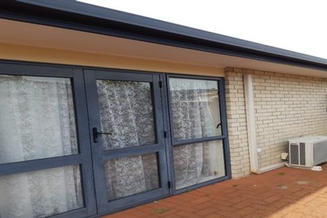 Photo of property in 3/66 Kawaha Point Road, Kawaha Point, Rotorua, 3010