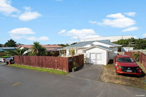 Photo of property in 1/18 Eulogy Place, Randwick Park, Auckland, 2105