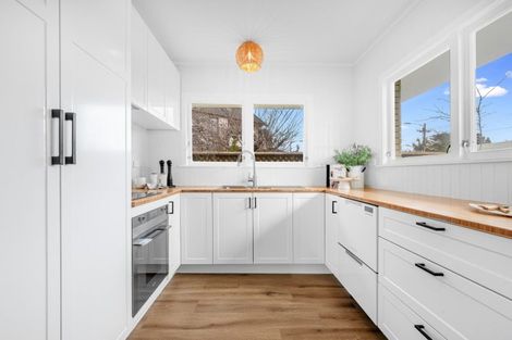 Photo of property in 394a Devonport Road, Tauranga South, Tauranga, 3112