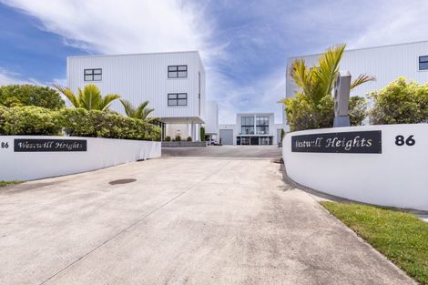 Photo of property in 5/86 Hurlstone Drive, Waiwhakaiho, New Plymouth, 4312