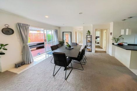 Photo of property in 102b Wharf Road, Te Atatu Peninsula, Auckland, 0610