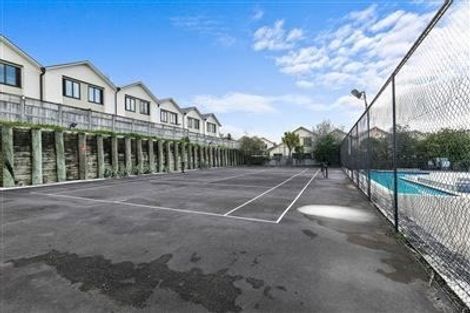 Photo of property in 28/11 The Avenue, Albany, Auckland, 0632
