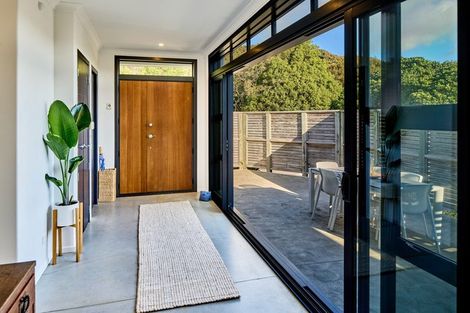 Photo of property in 4 Caughley Grove, Karori, Wellington, 6012