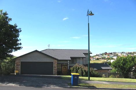 Photo of property in 5 Azure Grove, Unsworth Heights, Auckland, 0632