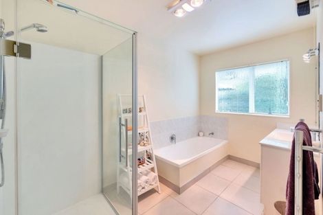 Photo of property in 17 Crestview Place, Browns Bay, Auckland, 0630