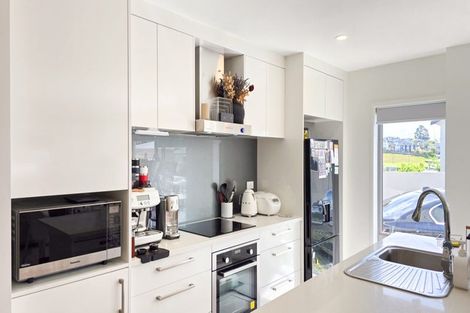 Photo of property in 3/492 East Coast Road, Windsor Park, Auckland, 0630