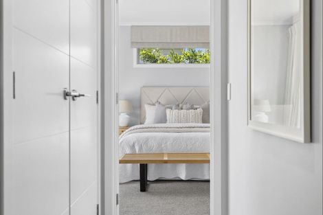 Photo of property in 22 Clare Street, Cambridge, 3434