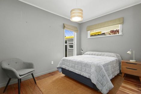 Photo of property in 211 Marine Parade, Seatoun, Wellington, 6022