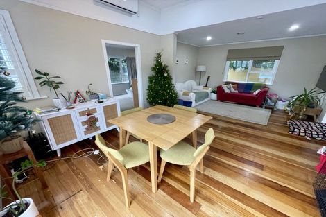 Photo of property in 2 Te Pari Pari Road, Pukerua Bay, 5026