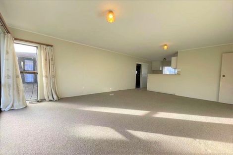Photo of property in 1/30 Ballater Place, Highland Park, Auckland, 2010