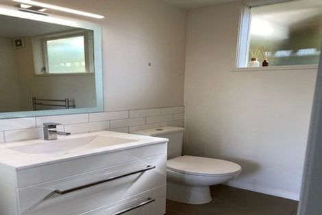 Photo of property in 33a Sugarloaf Road, Brooklyn, Wellington, 6021