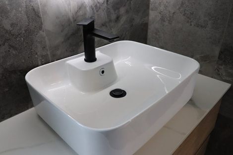 Photo of property in 62a Glenmore Road, Sunnyhills, Auckland, 2010